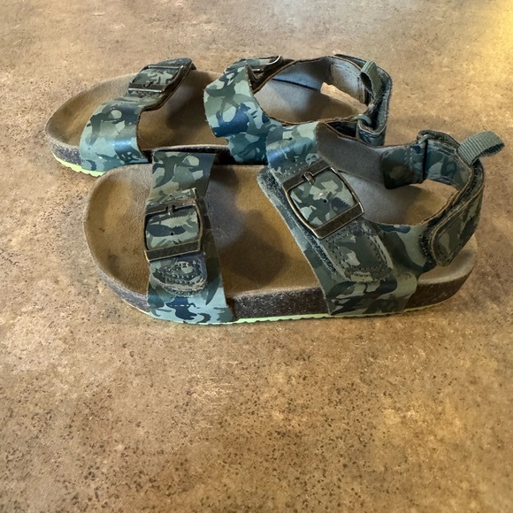 Carter's - Green Camouflage Kids Sandals Boys,
Size 10 - Picture 4 of 5